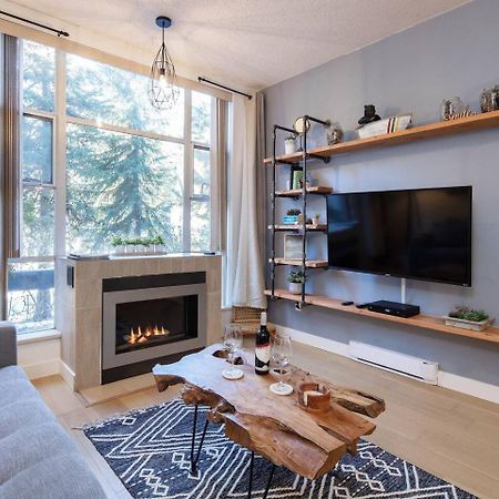 Newly Renovated Ski In Out W Pool 2 Hot Tubs Whistler Exterior foto