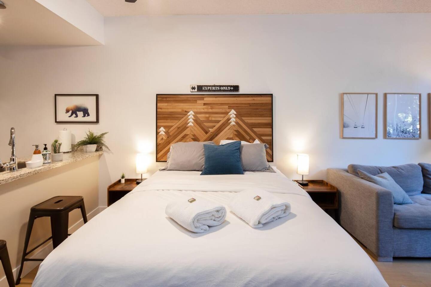Newly Renovated Ski In Out W Pool 2 Hot Tubs Whistler Exterior foto