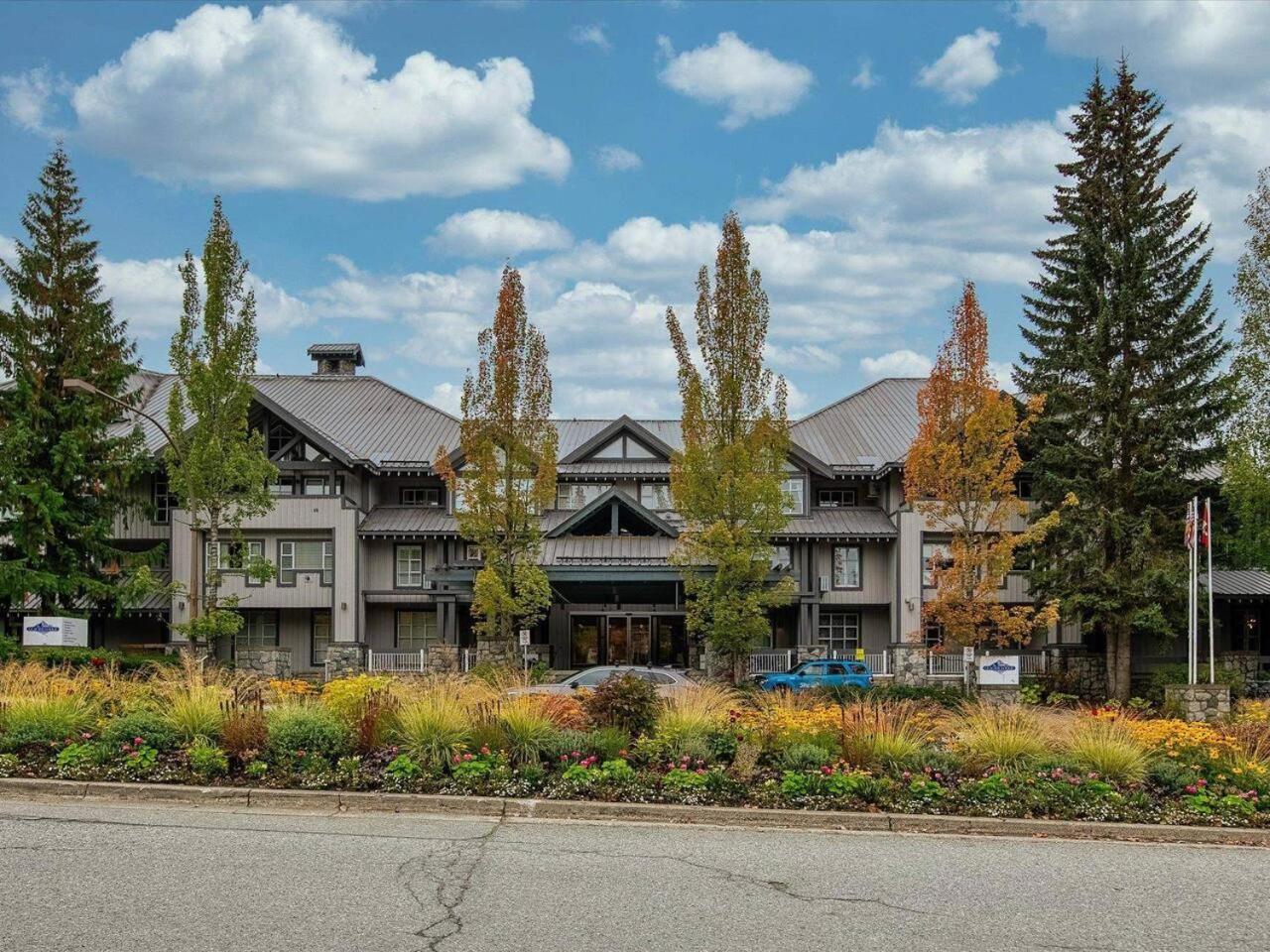 Newly Renovated Ski In Out W Pool 2 Hot Tubs Whistler Exterior foto